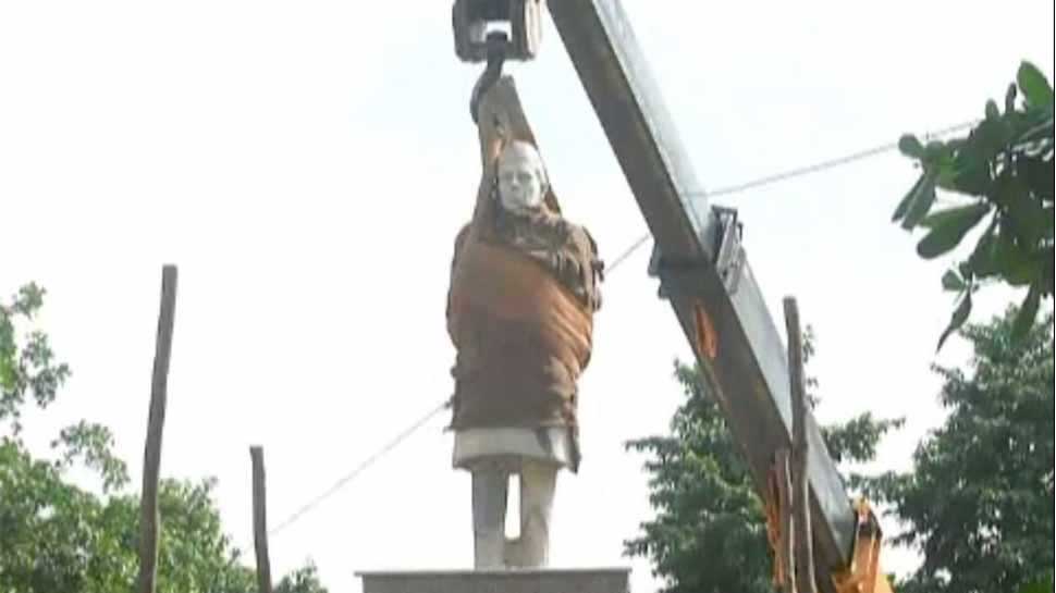 Nehru statue