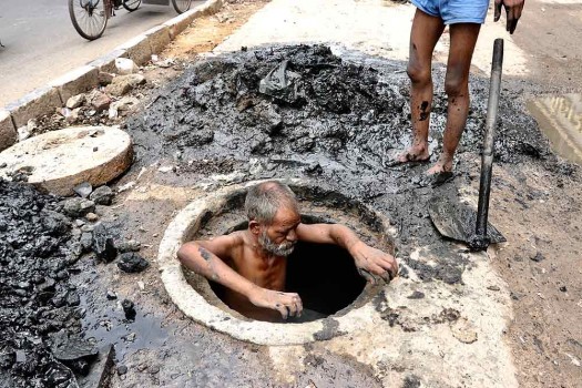 Death of manual scavengers