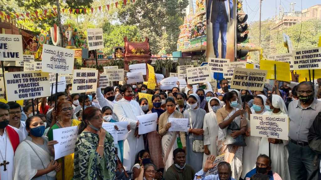 Hundreds march in protest: Karnataka anti-conversion law
