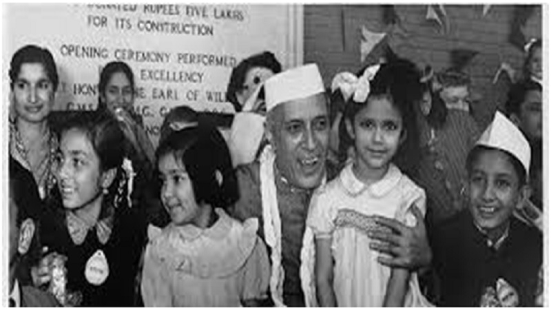 jawaharlal nehru pictures with children