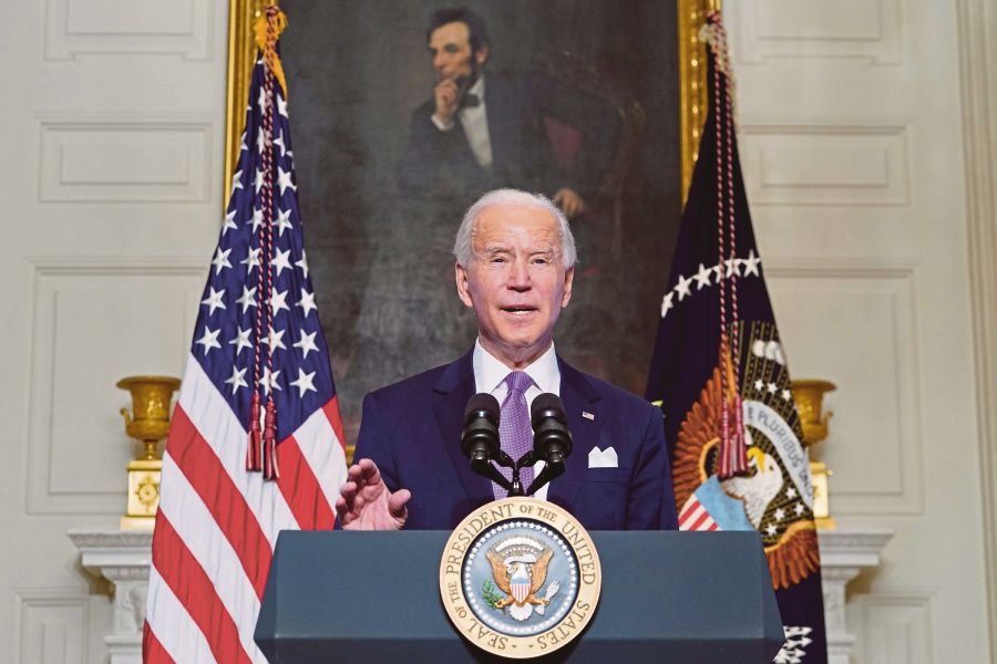  Joe Biden orders end of use of private prisons